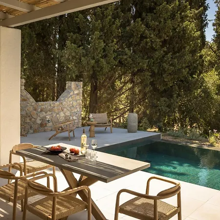 Willa Forrest Svoronata